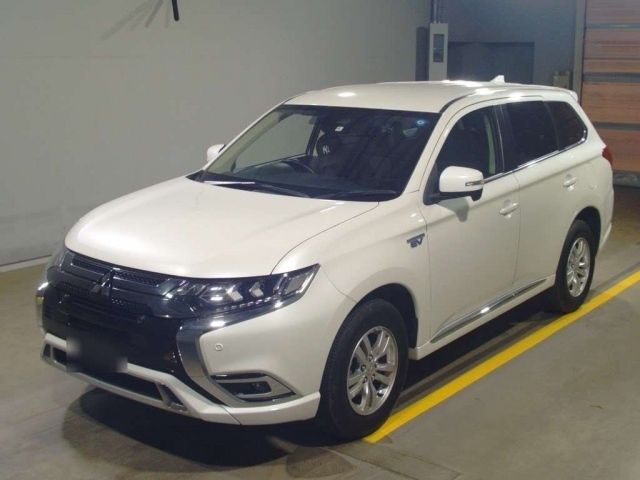 12529 MITSUBISHI OUTLANDER PHEV GG3W 2019 г. (TAA Yokohama)